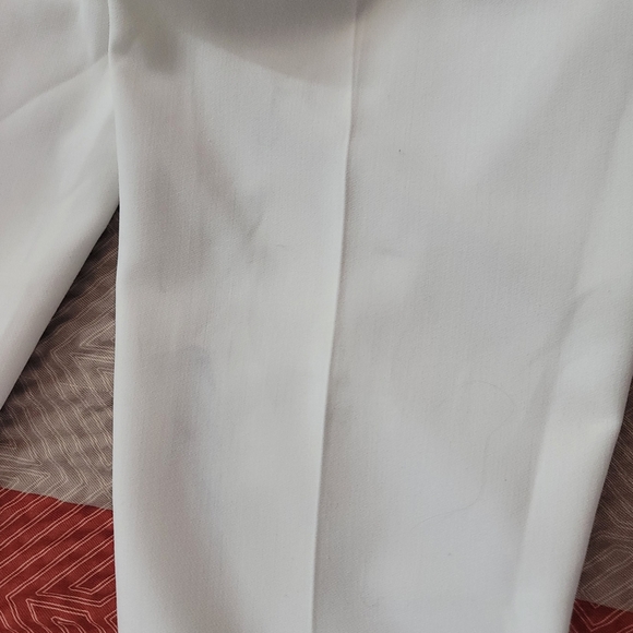 Zara Basic White Trousers - Picture 7 of 8